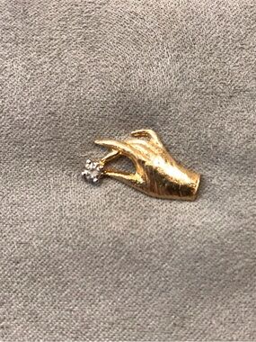14k Gold Hand Pin